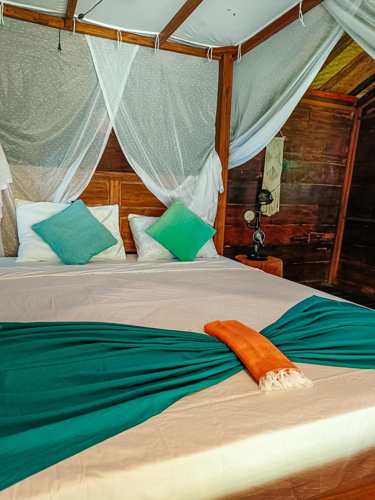 Alaya Ecolodge Pemuteran Exteriör bild