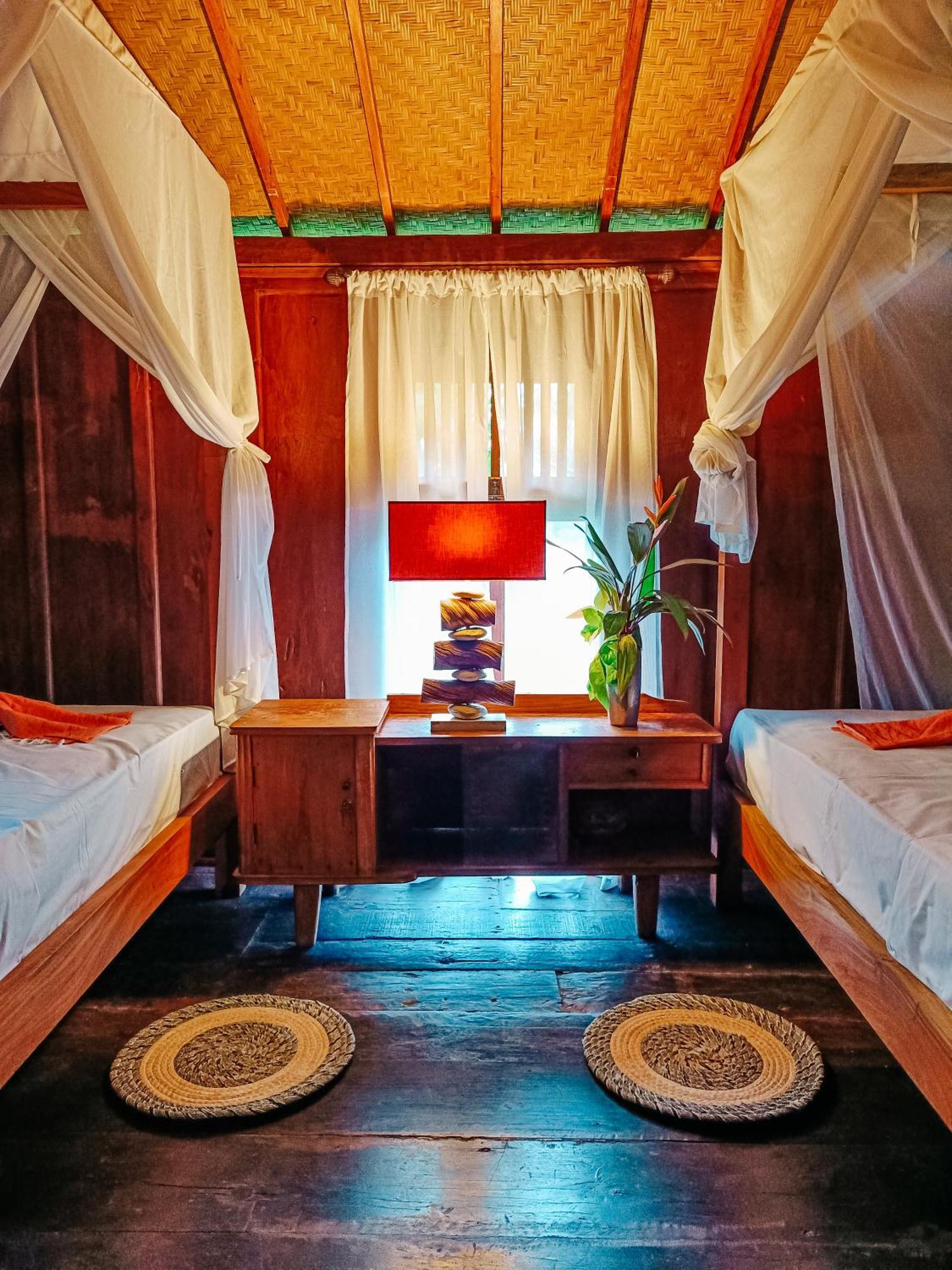 Alaya Ecolodge Pemuteran Exteriör bild