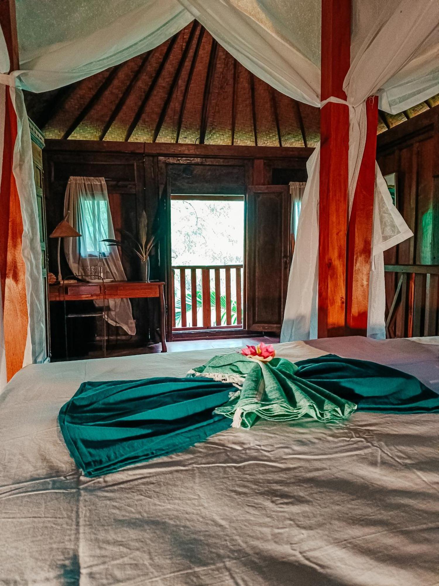 Alaya Ecolodge Pemuteran Exteriör bild