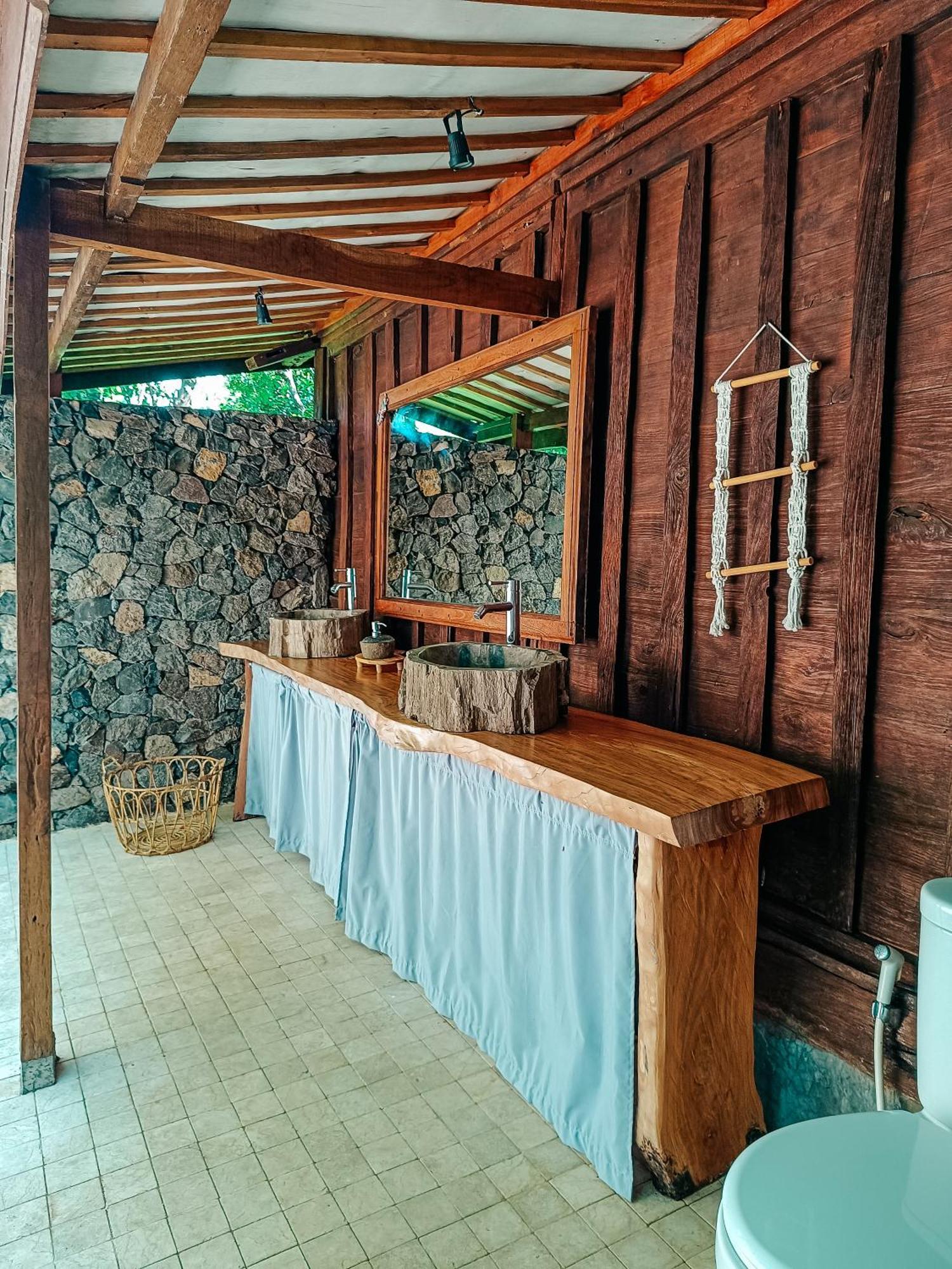 Alaya Ecolodge Pemuteran Exteriör bild