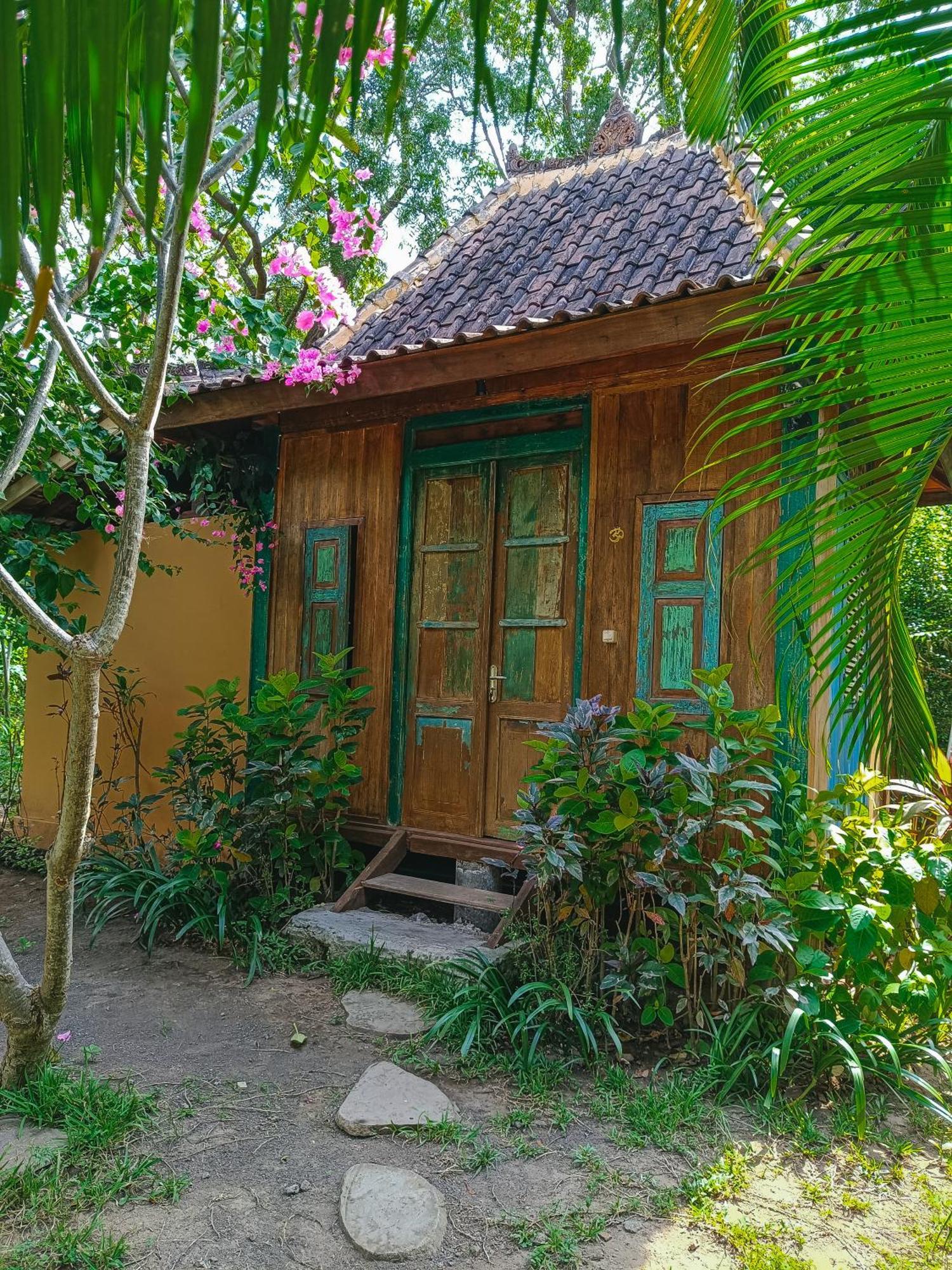 Alaya Ecolodge Pemuteran Exteriör bild